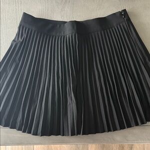 H&M Black A-Line Pleated Skirt